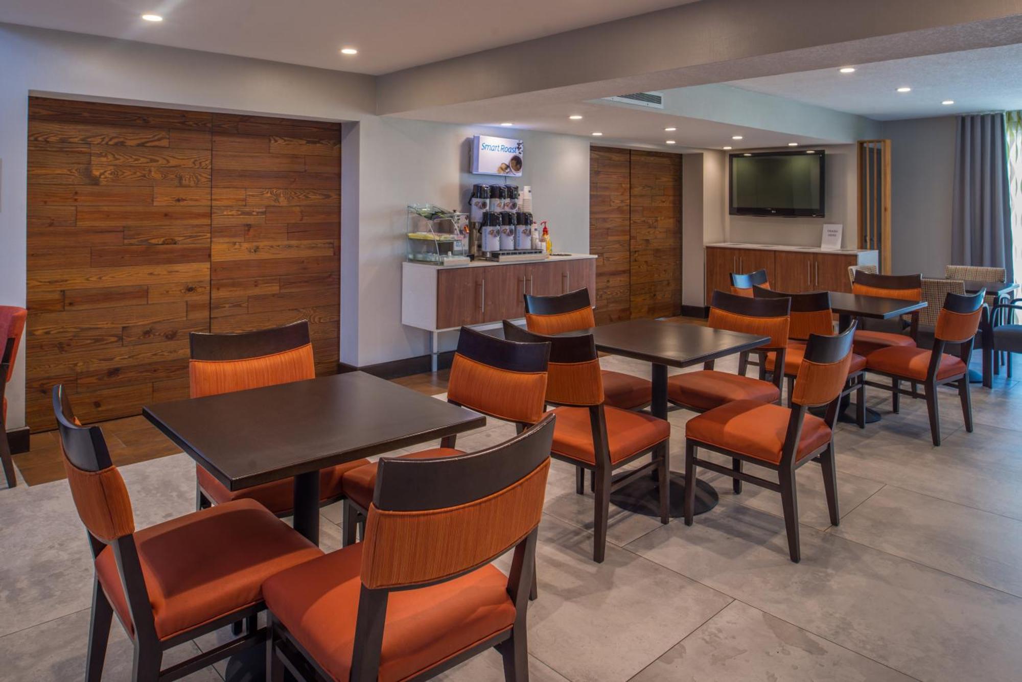Holiday Inn Express & Suites San Antonio Medical - Six Flags By Ihg Εξωτερικό φωτογραφία