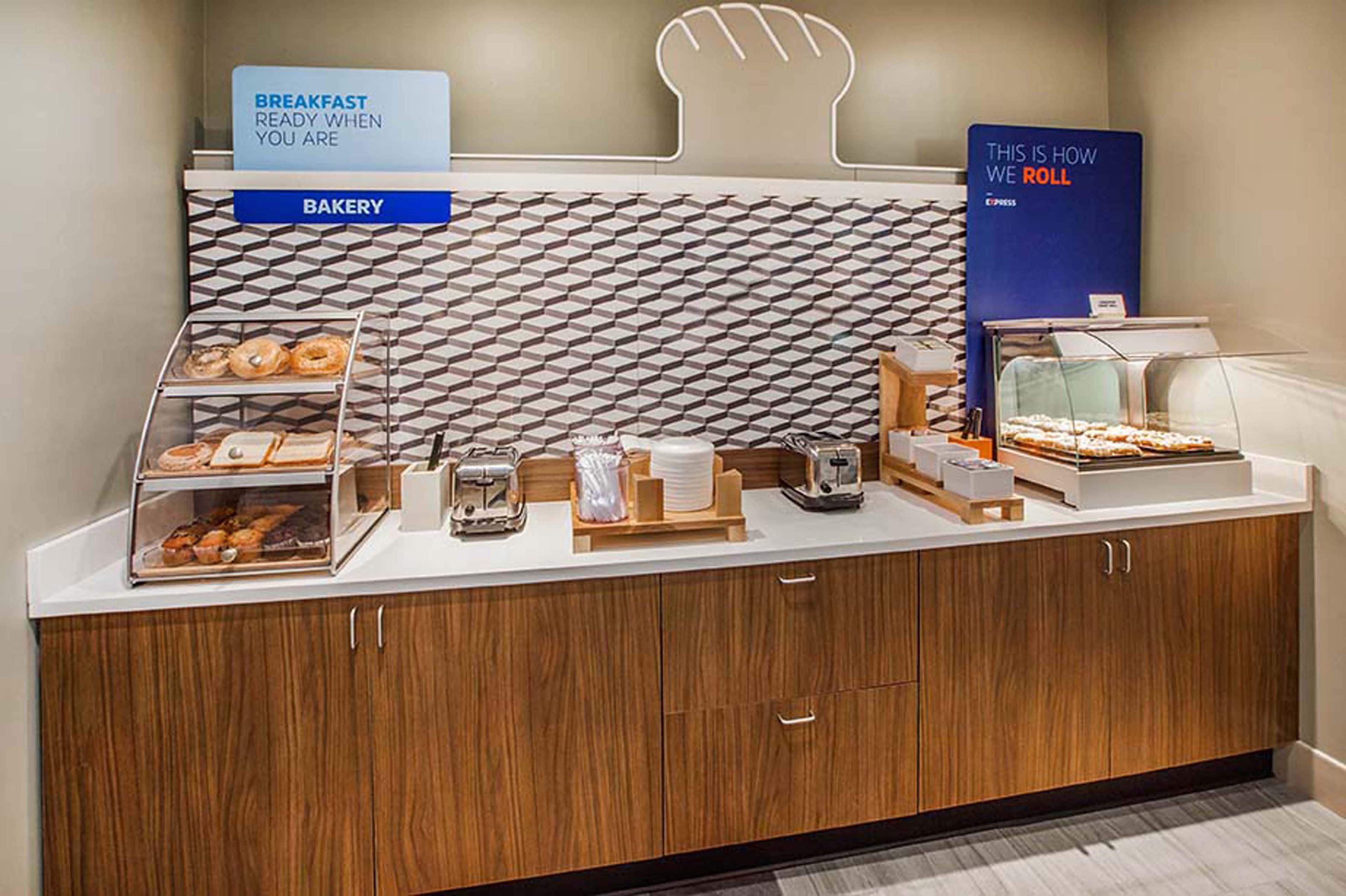 Holiday Inn Express & Suites San Antonio Medical - Six Flags By Ihg Εξωτερικό φωτογραφία
