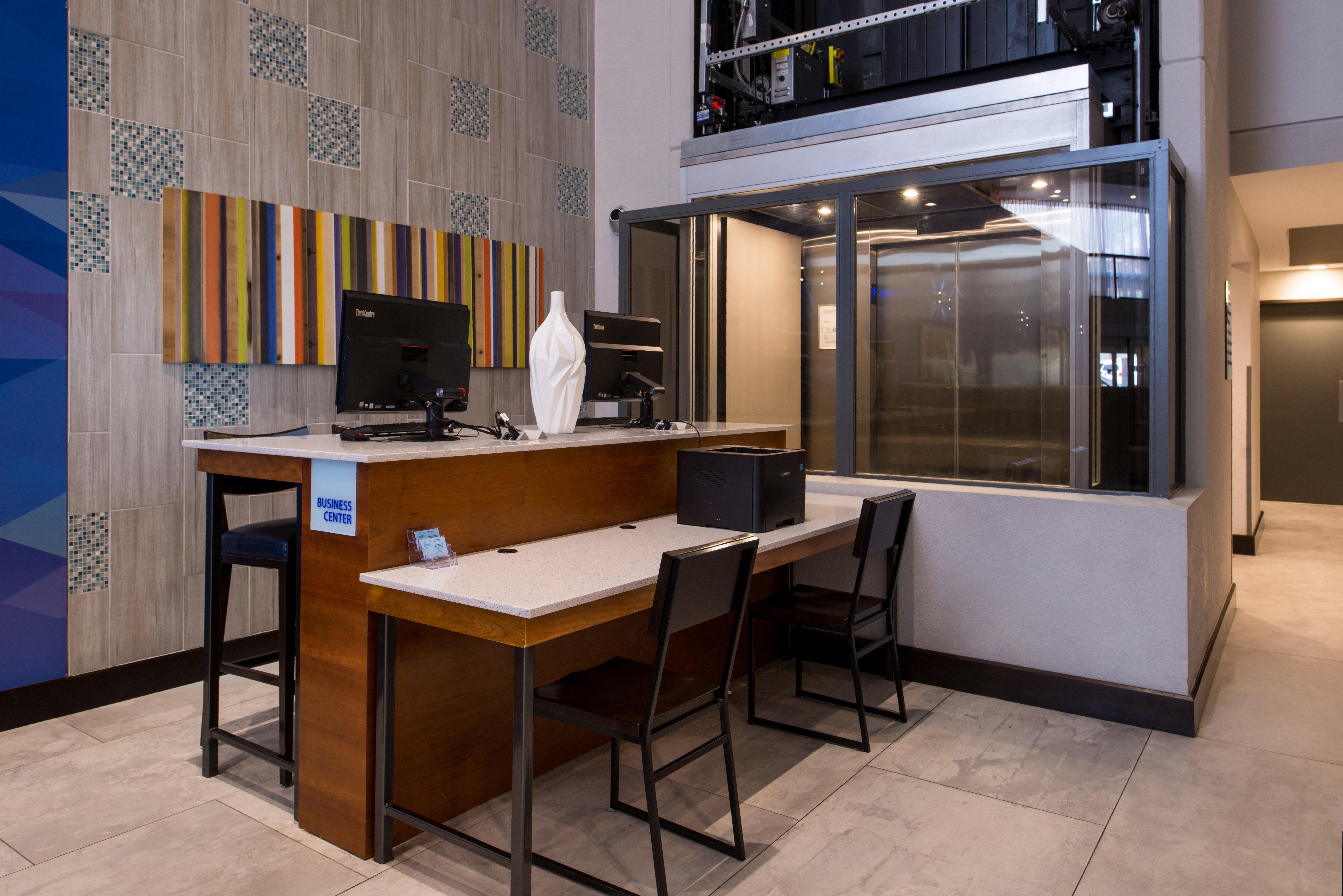 Holiday Inn Express & Suites San Antonio Medical - Six Flags By Ihg Εξωτερικό φωτογραφία