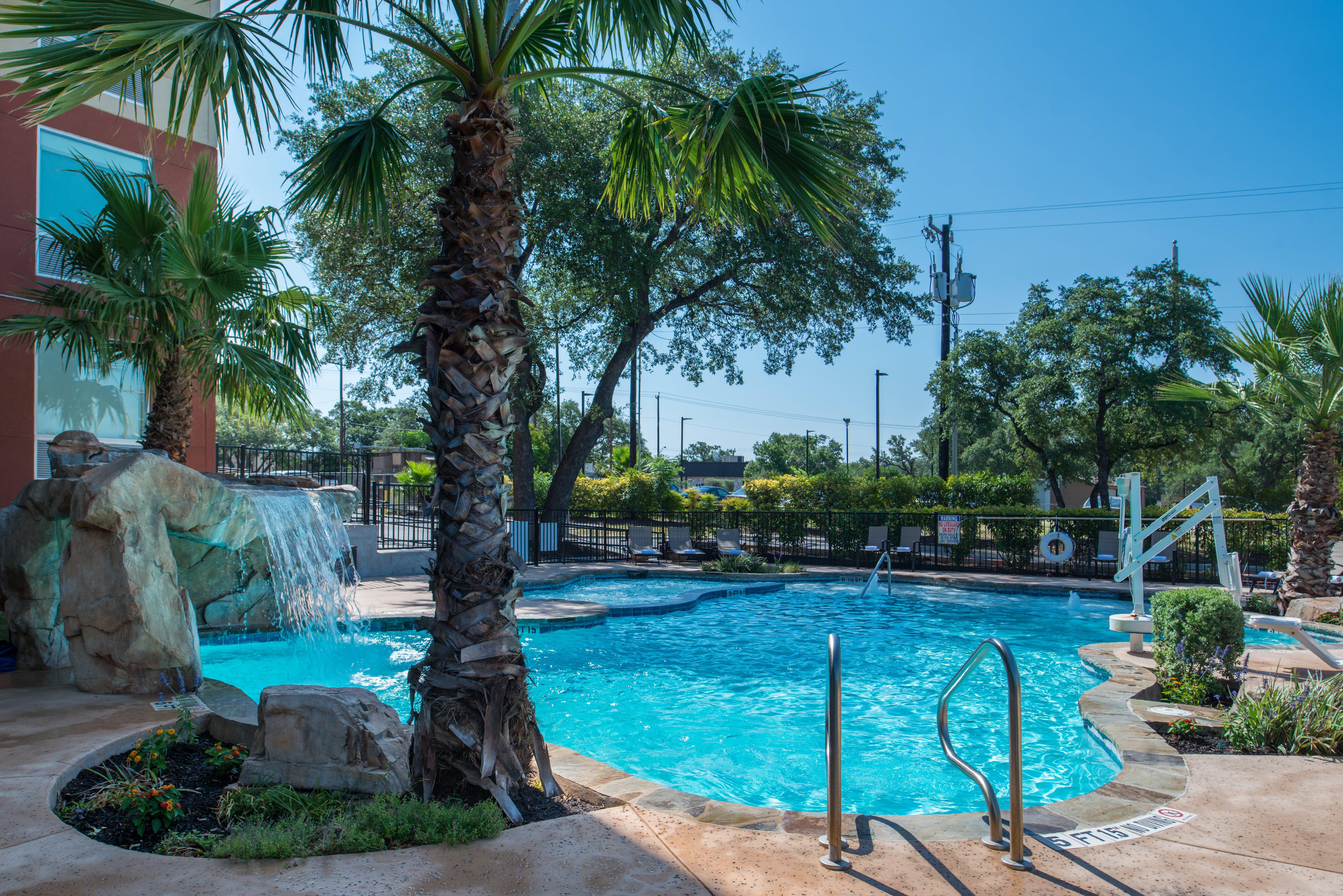 Holiday Inn Express & Suites San Antonio Medical - Six Flags By Ihg Εξωτερικό φωτογραφία